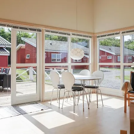 2 Bedroom Stunning In *